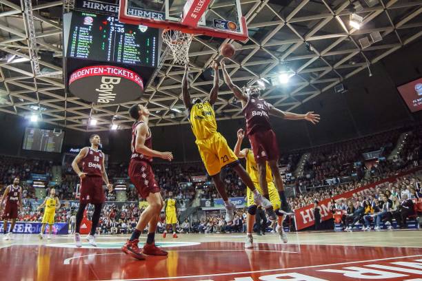 内部阵容磨 内部阵容磨