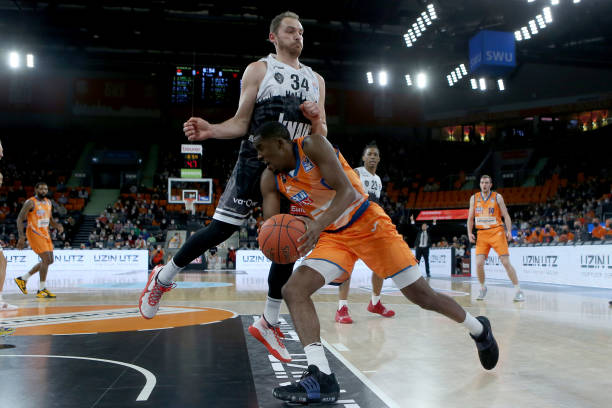 考虑到姆巴 考虑到姆巴