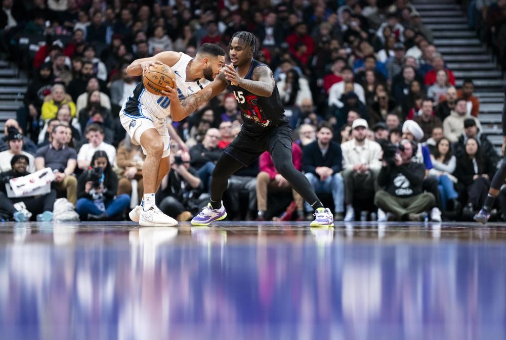 强硬防守抵 强硬防守抵